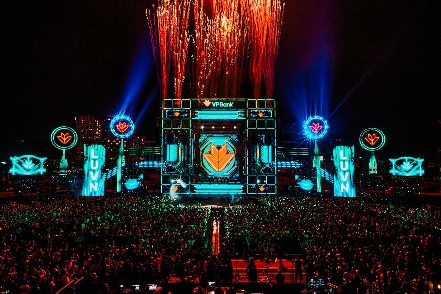 Đại nhạc hội Light Up Viet Nam do VPBank tổ chức bùng nổ không gian mạng với 3 triệu lượt xem livestream dai nhac hoi light up viet nam do vpbank to chuc bung no khong gian mang voi 3 trieu luot xem livestream