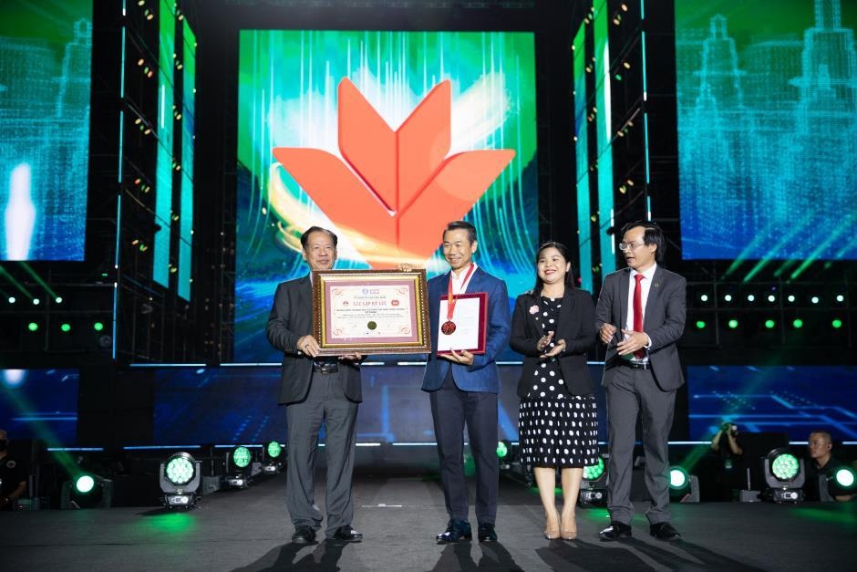 Đại nhạc hội Light Up Viet Nam do VPBank tổ chức bùng nổ không gian mạng với 3 triệu lượt xem livestream dai nhac hoi light up viet nam do vpbank to chuc bung no khong gian mang voi 3 trieu luot xem livestream