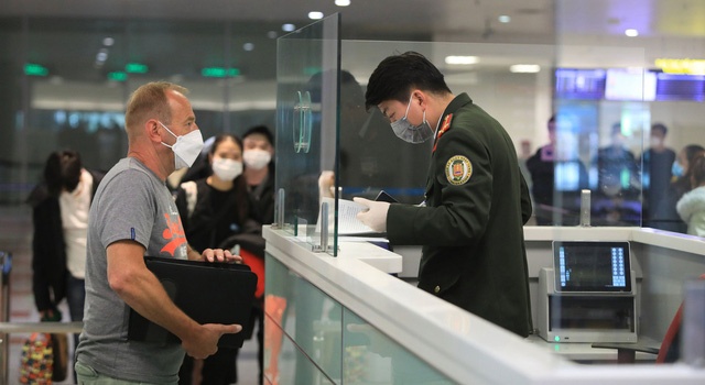 go vuong thu tuc xuat nhap canh