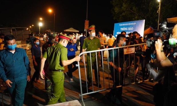 Chính thức dỡ bỏ phong tỏa thôn Hạ Lôi