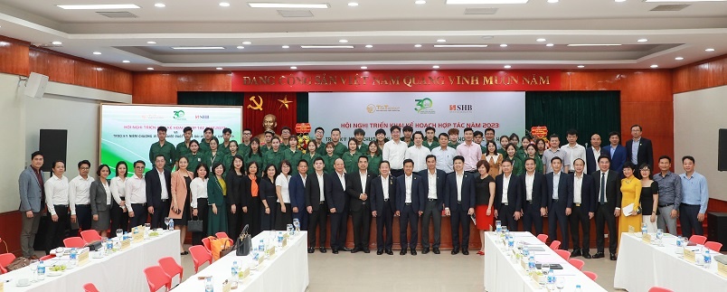 doanh nhan do quang hien nhan ky niem chuong vi su nghiep phat trien dai hoc quoc gia ha noi