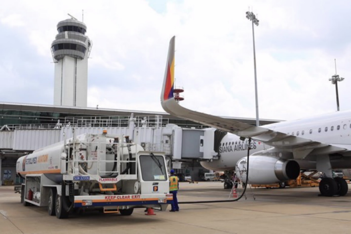 Đề xuất giảm thuế bảo vệ môi trường đối với nhiên liệu bay