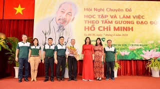 400 cán bộ, nhân viên Vietcombank tại TP. HCM xúc động nghe kể chuyện Bác Hồ