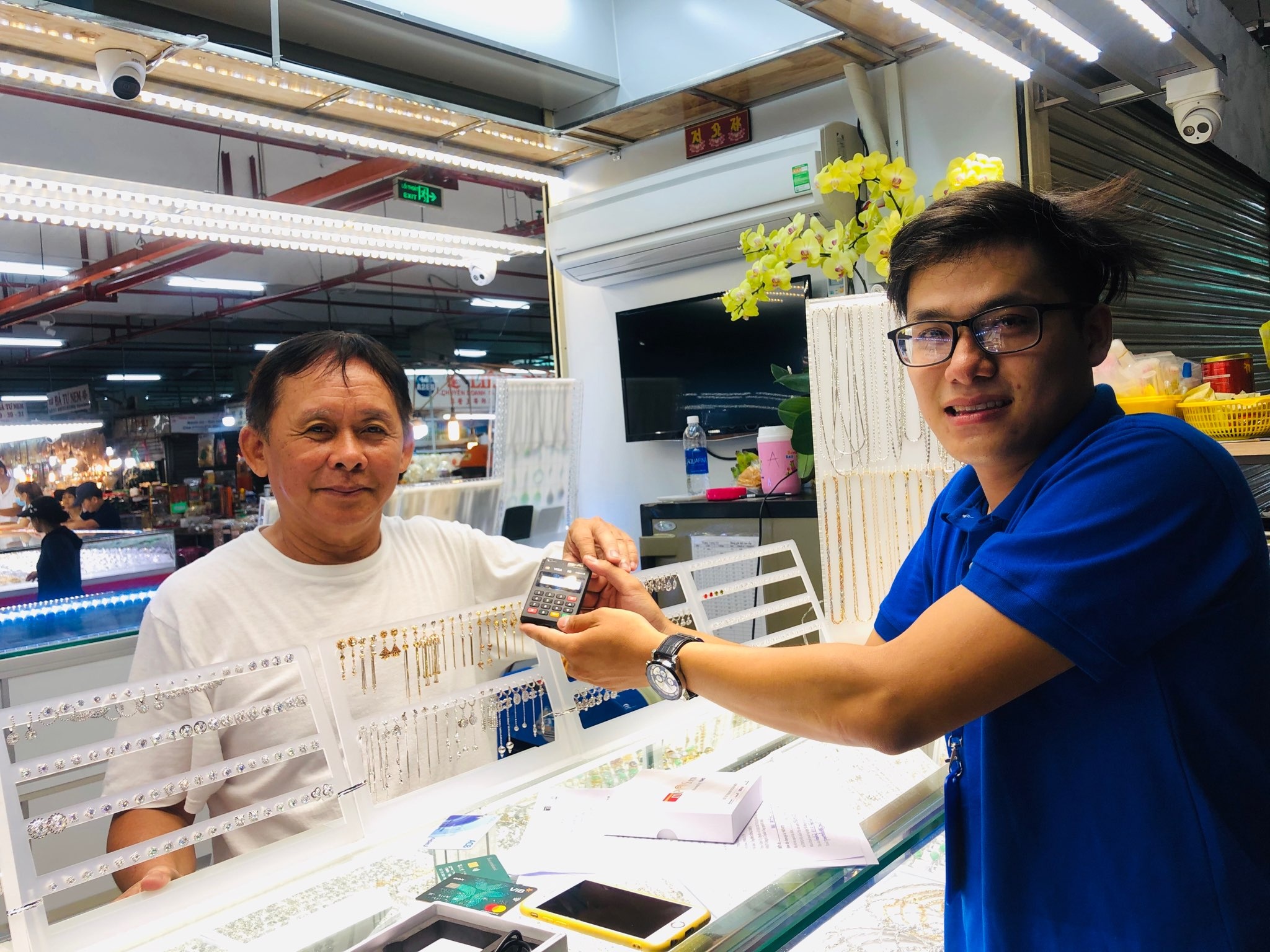 NextPay công bố thiết bị thanh toán vạn năng SmartPos dịp "Ngày không tiền mặt" nextpay cong bo thiet bi thanh toan van nang smartpos dip ngay khong tien mat