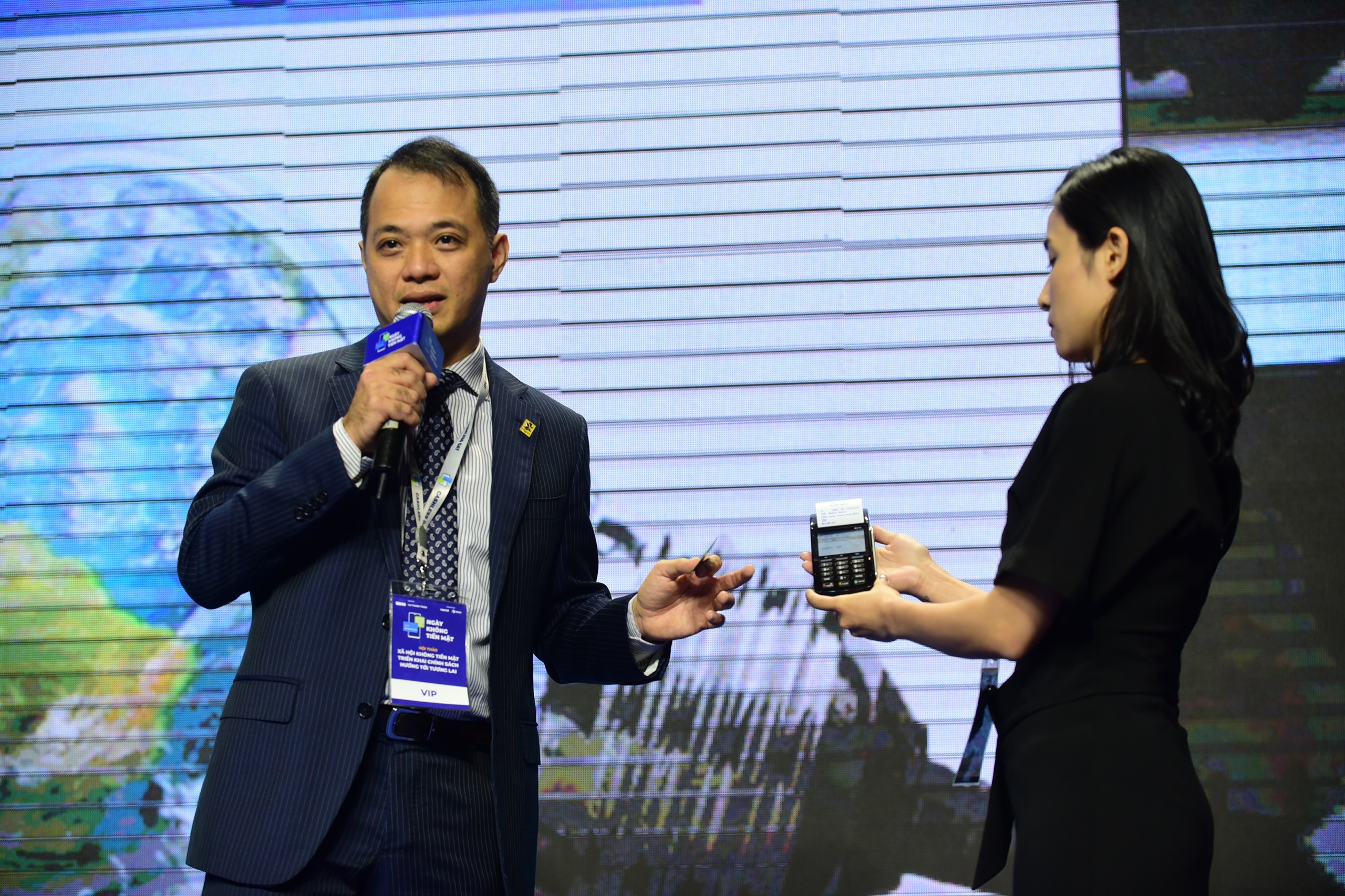 Thẻ nội địa NAPAS: Nhiều ưu đãi nhân sự kiện 