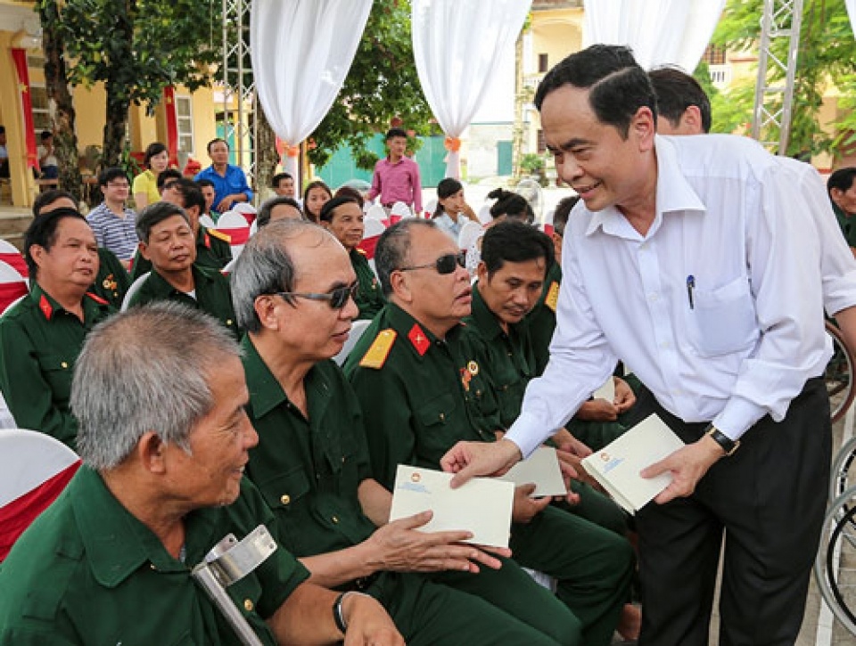 Dành hơn 330 tỷ đồng tặng quà cho người có công dịp 27/7