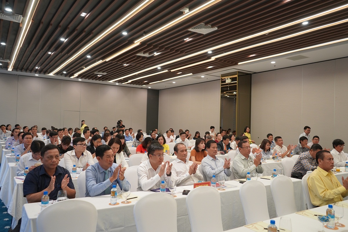 ngan hang chung tay thao go kho khan cho doanh nghiep va nguoi dan