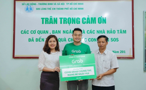 Grab hỗ trợ gần 3 tỷ đồng cho hoạt động an sinh xã hội Grab hỗ trợ gần 3 tỷ đồng cho hoạt động an sinh xã hội