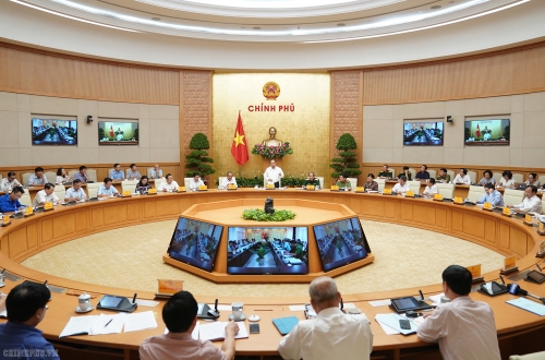 Thủ tướng: Khẩn trương đề xuất sửa đổi, bổ sung Luật Giao thông đường bộ