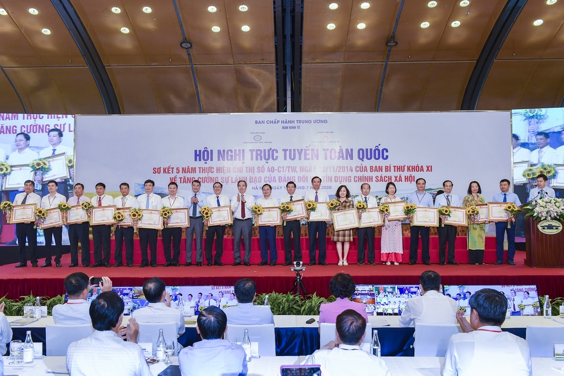 Thường trực Ban Bí thư: Nhân rộng cách làm hay, nâng cao hơn nữa hiệu quả tín dụng chính sách xã hội thuong truc ban bi thu nhan rong cach lam hay nang cao hon nua hieu qua tin dung chinh sach xa hoi