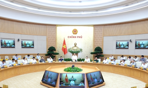 Thủ tướng: Không ôm đồm, tạo thuận lợi cho địa phương giải ngân vốn đầu tư công