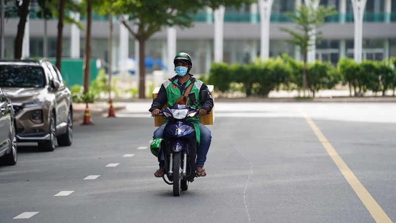 gojek ho tro tien mat tong cong 415 ty dong cho cac doi tac tai xe