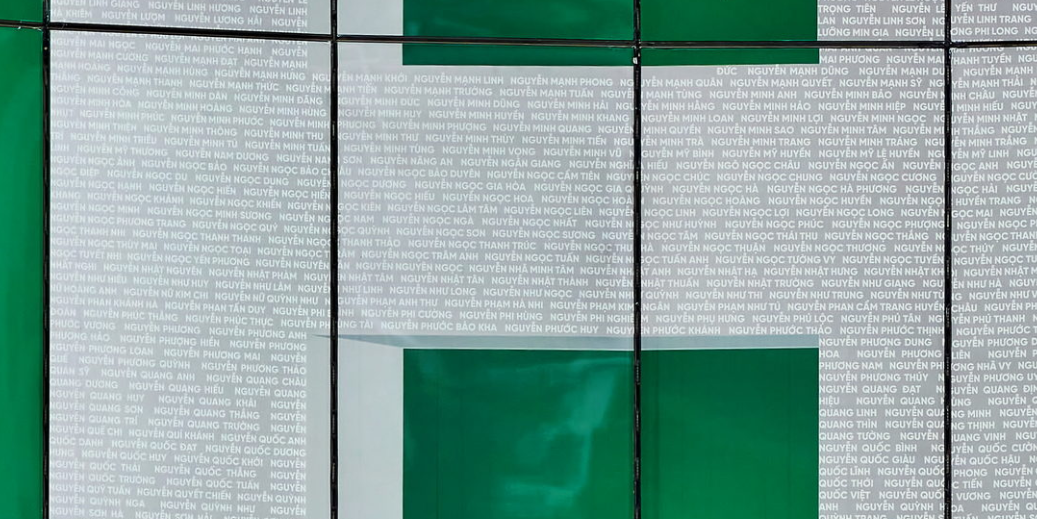 in ten hon 10000 can bo nhan vien len toa nha vpbank nhan ky luc viet nam