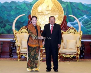 Chủ tịch Quốc hội kết thúc tốt đẹp chuyến thăm CHDCND Lào