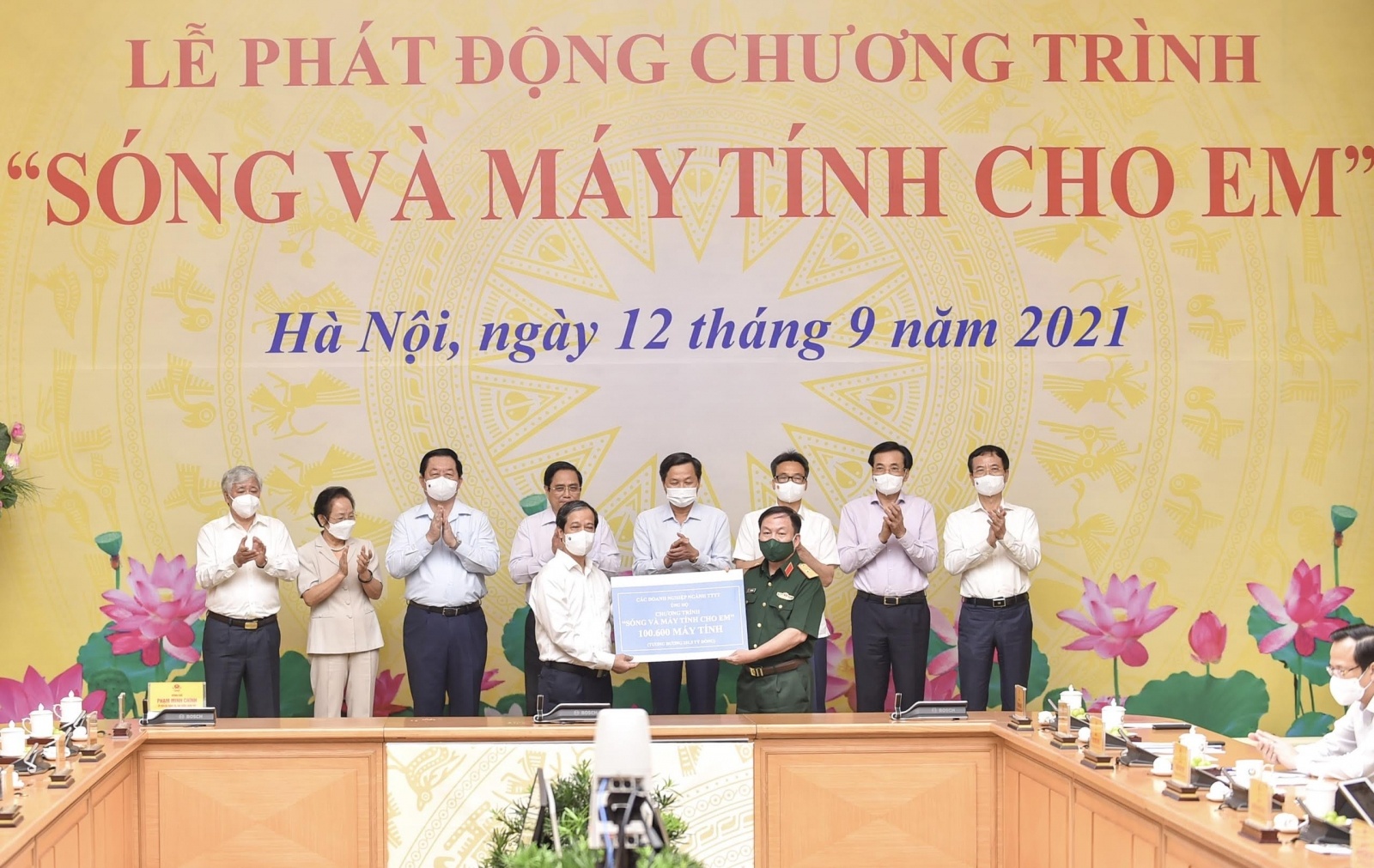 Phát động toàn quốc Chương trình “Sóng và máy tính cho em” phat dong toan quoc chuong trinh song va may tinh cho em