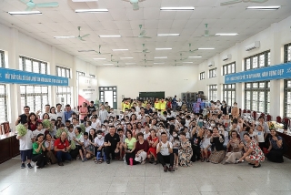 Herbalife Việt Nam tặng quà cho hơn 1.000 trẻ em tại các Trung tâm Casa Herbalife