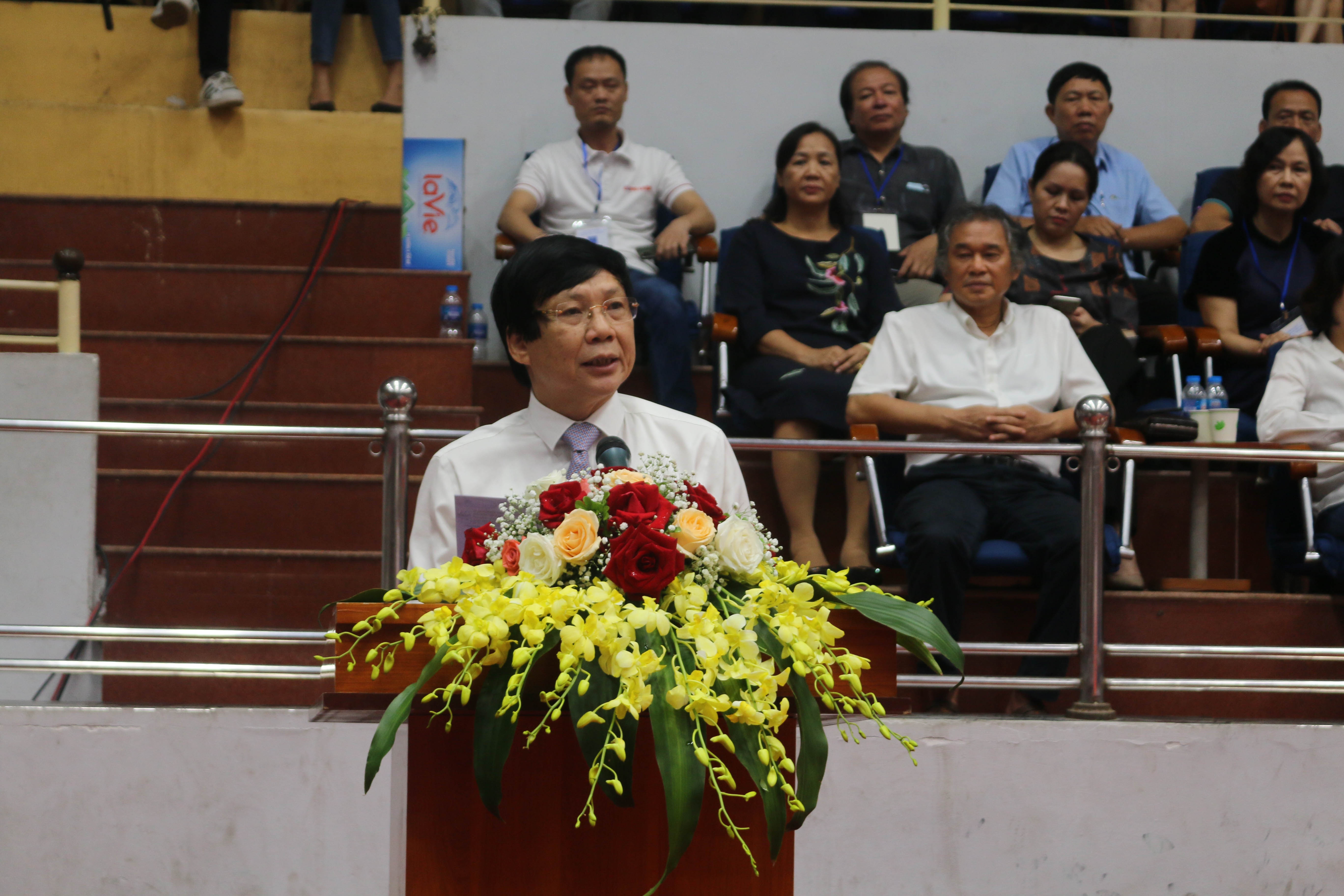 hon 200 van dong vien tranh tai tai giai bong ban cup hoi nha bao viet nam lan thu xiv