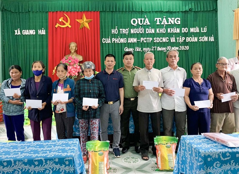 tap doan son ha phoi hop voi cong an tinh thua thien hue cuu tro gan 400 ho dan chiu thiet hai nang do thien tai