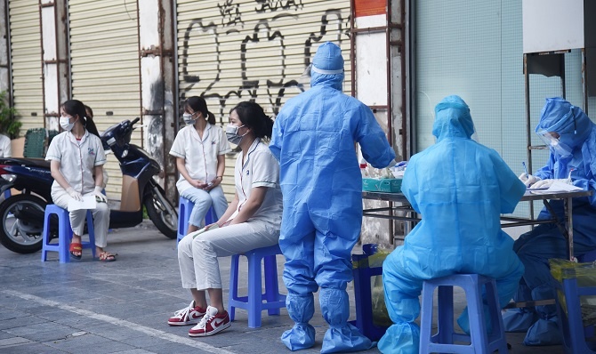 Sáng 2/10, Hà Nội thêm 17 ca mắc COVID-19 liên quan đến ổ dịch Bệnh viện Việt Đức