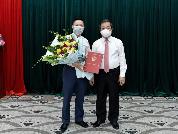 Công bố quyết định điều động, bổ nhiệm Phó Vụ trưởng Vụ Tổ chức cán bộ NHNN cong bo quyet dinh dieu dong bo nhiem pho vu truong vu to chuc can bo nhnn