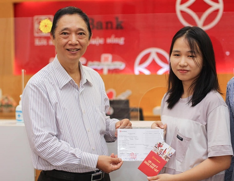 9 em hoc sinh ngheo do seabank do dau hoan thanh tot nghiep thpt trung tuyen dai hoc