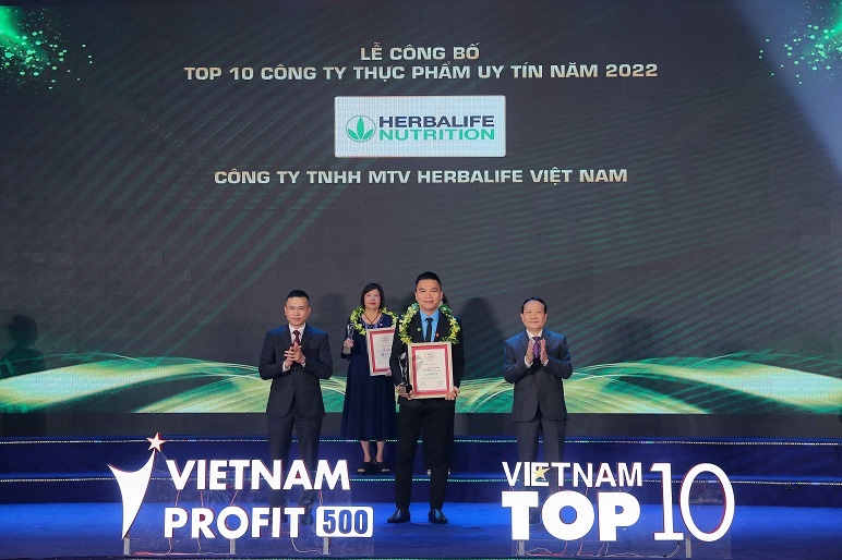 herbalife viet nam duoc vinh danh top 10 cong ty thuc pham uy tin lan thu 2 lien tiep