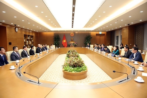 Phó Thủ tướng Vương Đình Huệ tiếp Đoàn đánh giá đa phương về chống rửa tiền