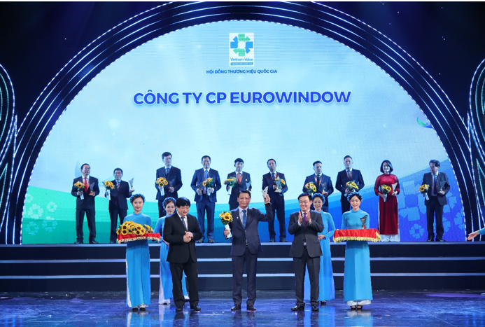 eurowindow tu hao 5 lan lien tiep duoc vinh danh thuong hieu quoc gia