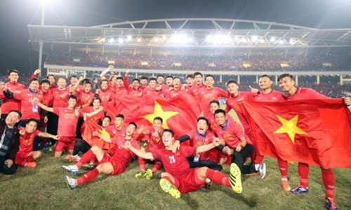Vô địch AFF Cup 2018, đội tuyển Việt Nam khiến người hâm mộ nức lòng Vô địch AFF Cup 2018, đội tuyển Việt Nam khiến người hâm mộ nức lòng