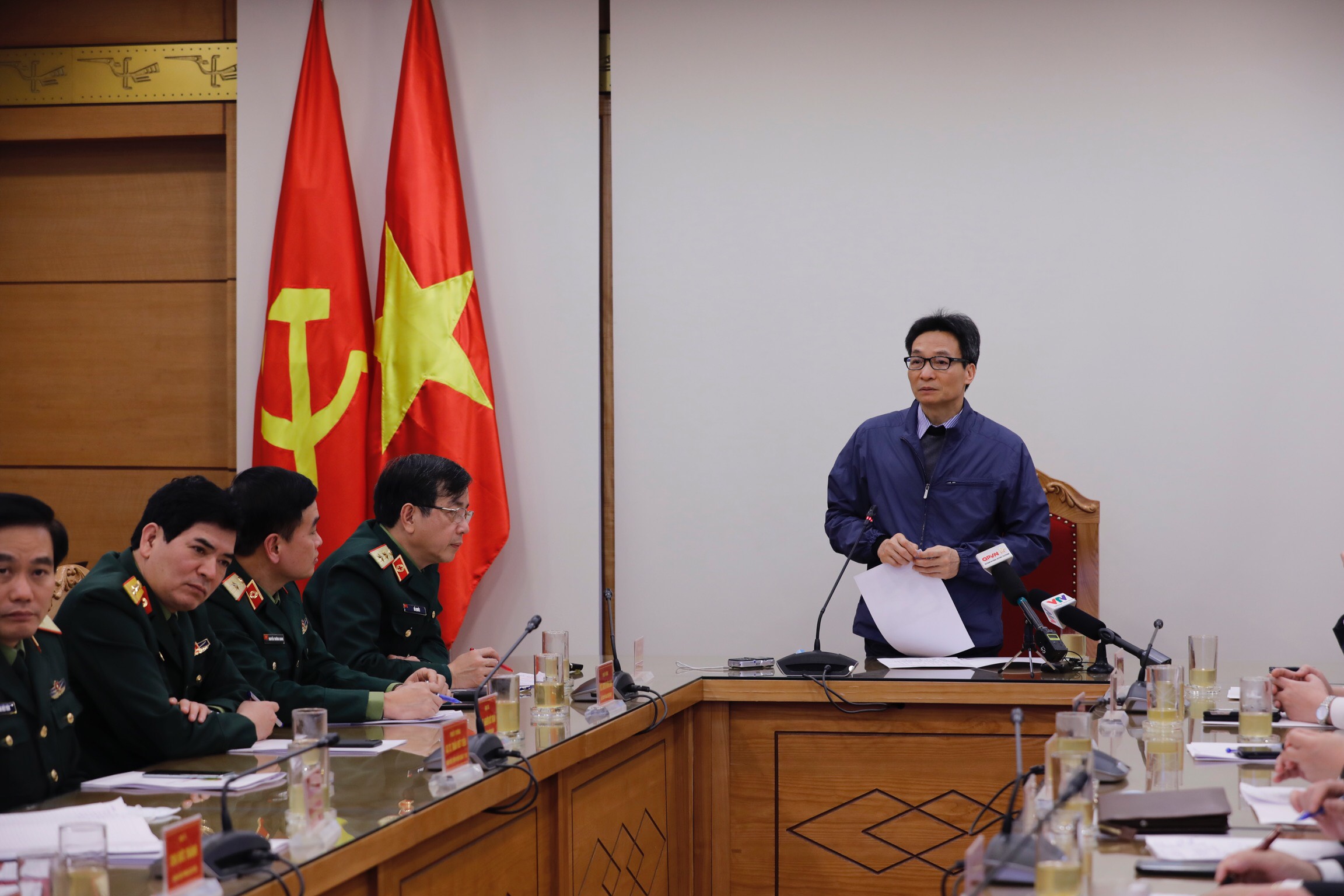 pho thu tuong vu duc dam nghe bao cao thu nghiem vaccine phong covid 19