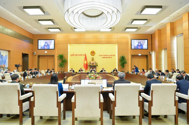 Ủy ban Thường vụ Quốc hội cho ý kiến về 2 nhóm vấn đề lớn phien hop thu 18 cua ubtvqh cho y kien ve 2 nhom van de lon