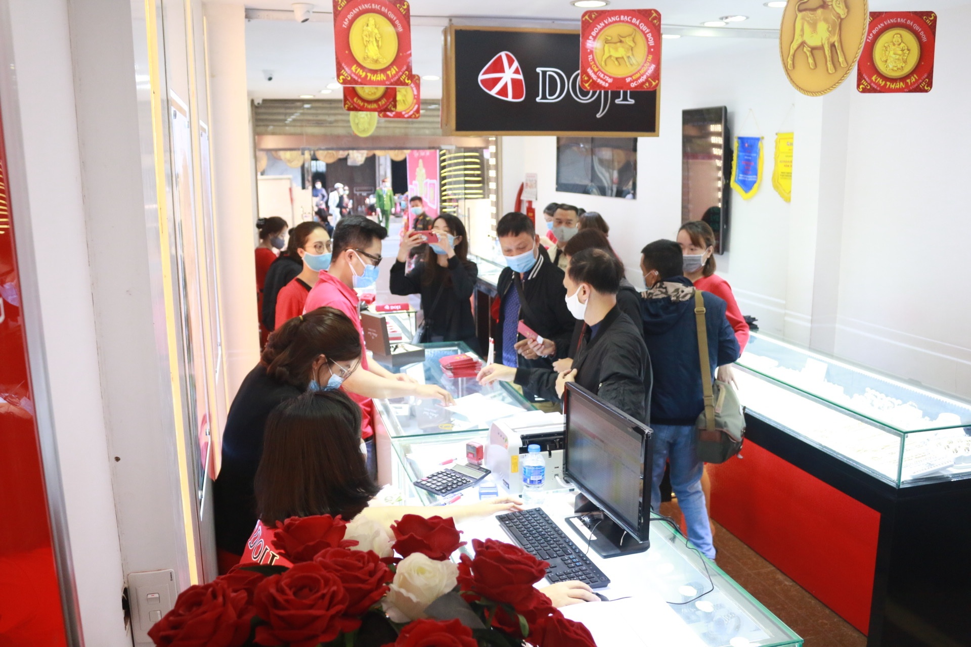 doanh nghiep vang tung san pham moi don ngay via than tai