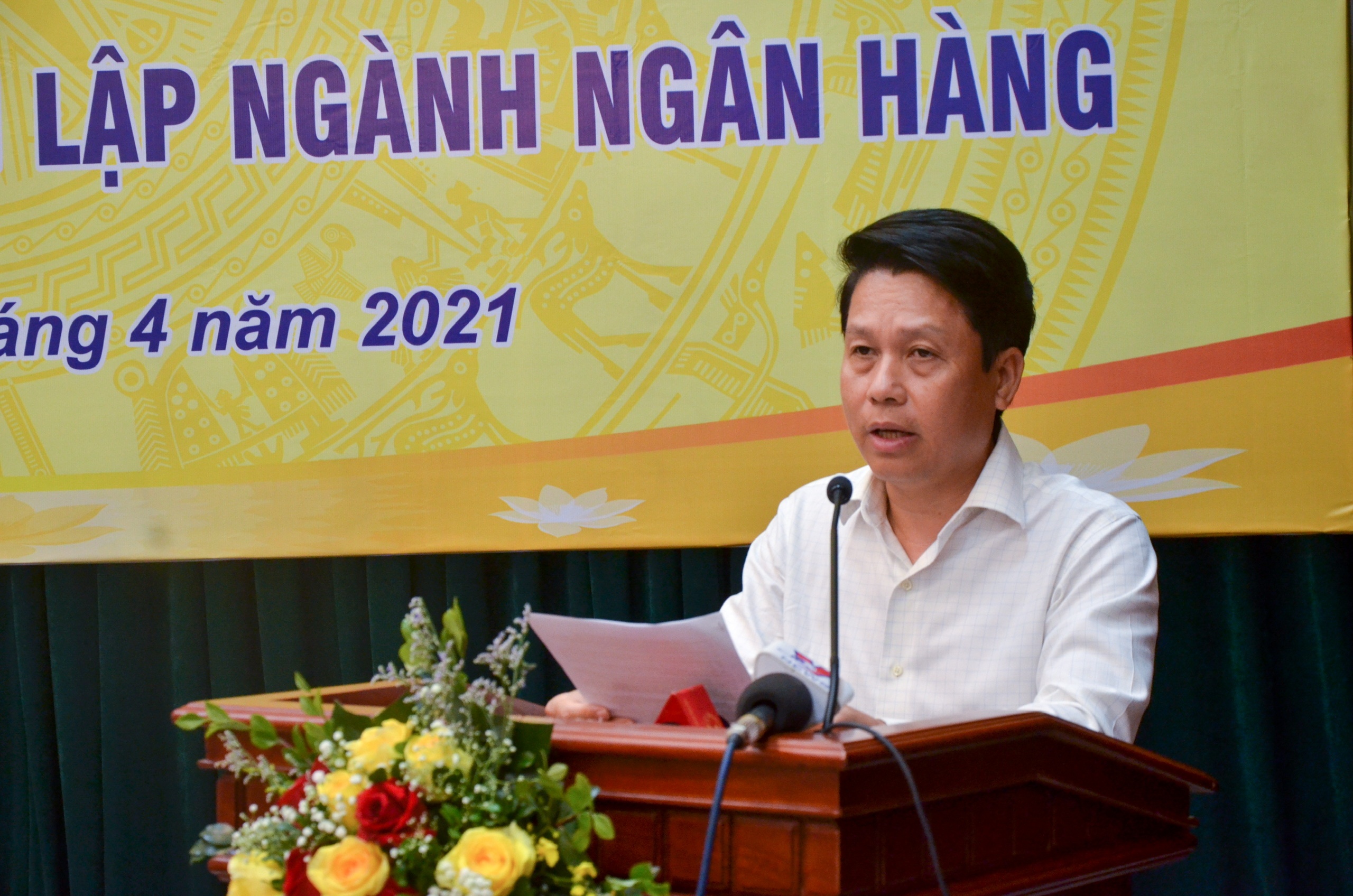 thuc hien chinh sach tien te linh hoat bam sat thuc te