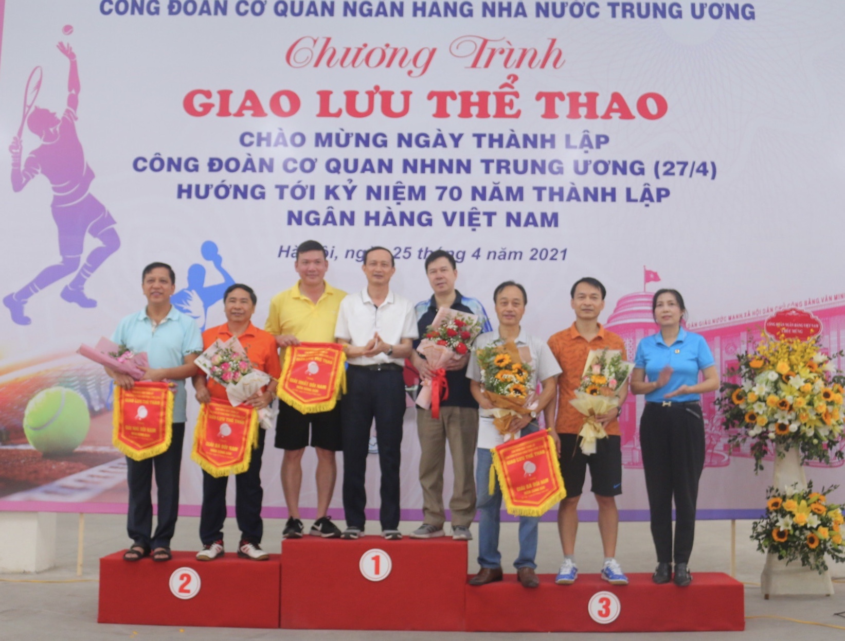 giao luu the thao co quan nhnn trung uong lan toa tinh than doan ket