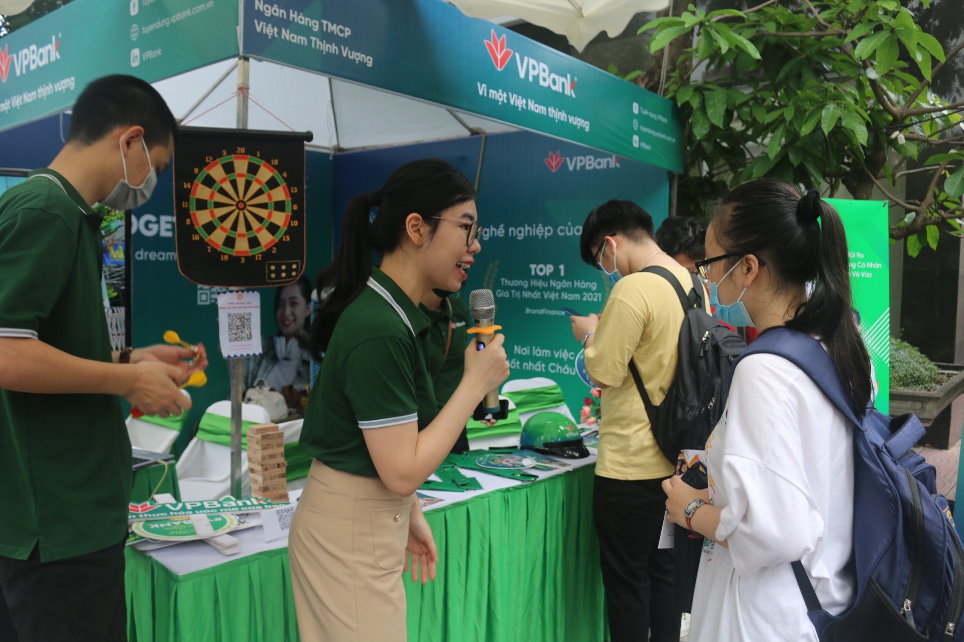 Khai mạc Hội chợ việc làm - Cầu nối nhân lực 2022 khai mac hoi cho viec lam cau noi nhan luc 2022