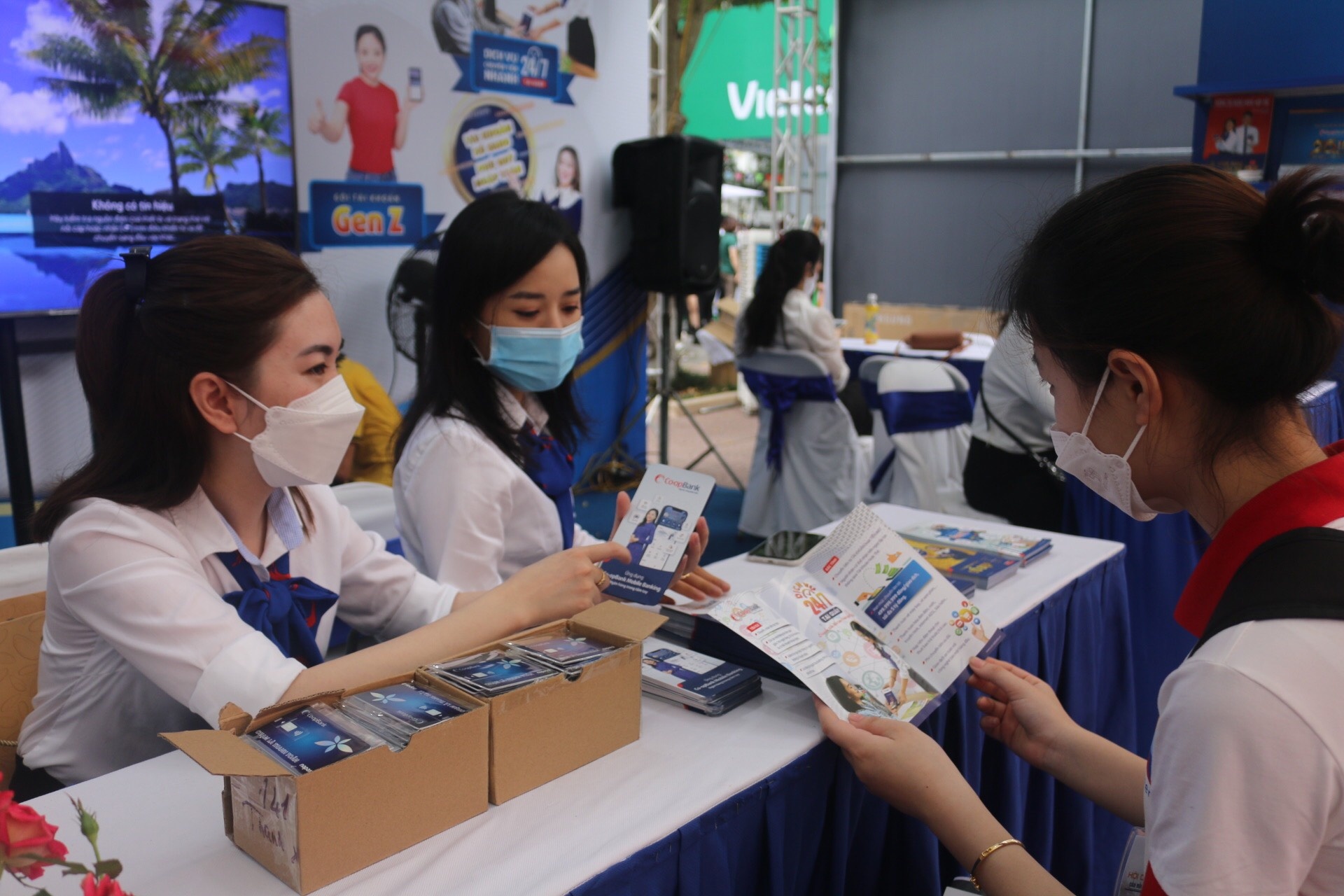 Khai mạc Hội chợ việc làm - Cầu nối nhân lực 2022 khai mac hoi cho viec lam cau noi nhan luc 2022