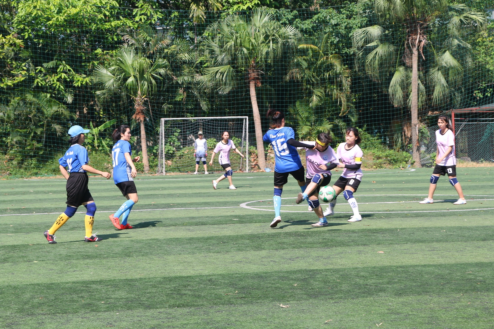 khai mac giai bong da nu ren luyen suc khoe san se yeu thuong
