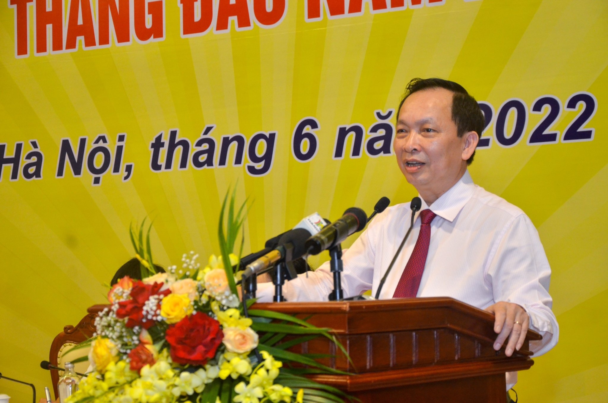 kiem soat lam phat la nhiem vu trong tam cua nganh ngan hang