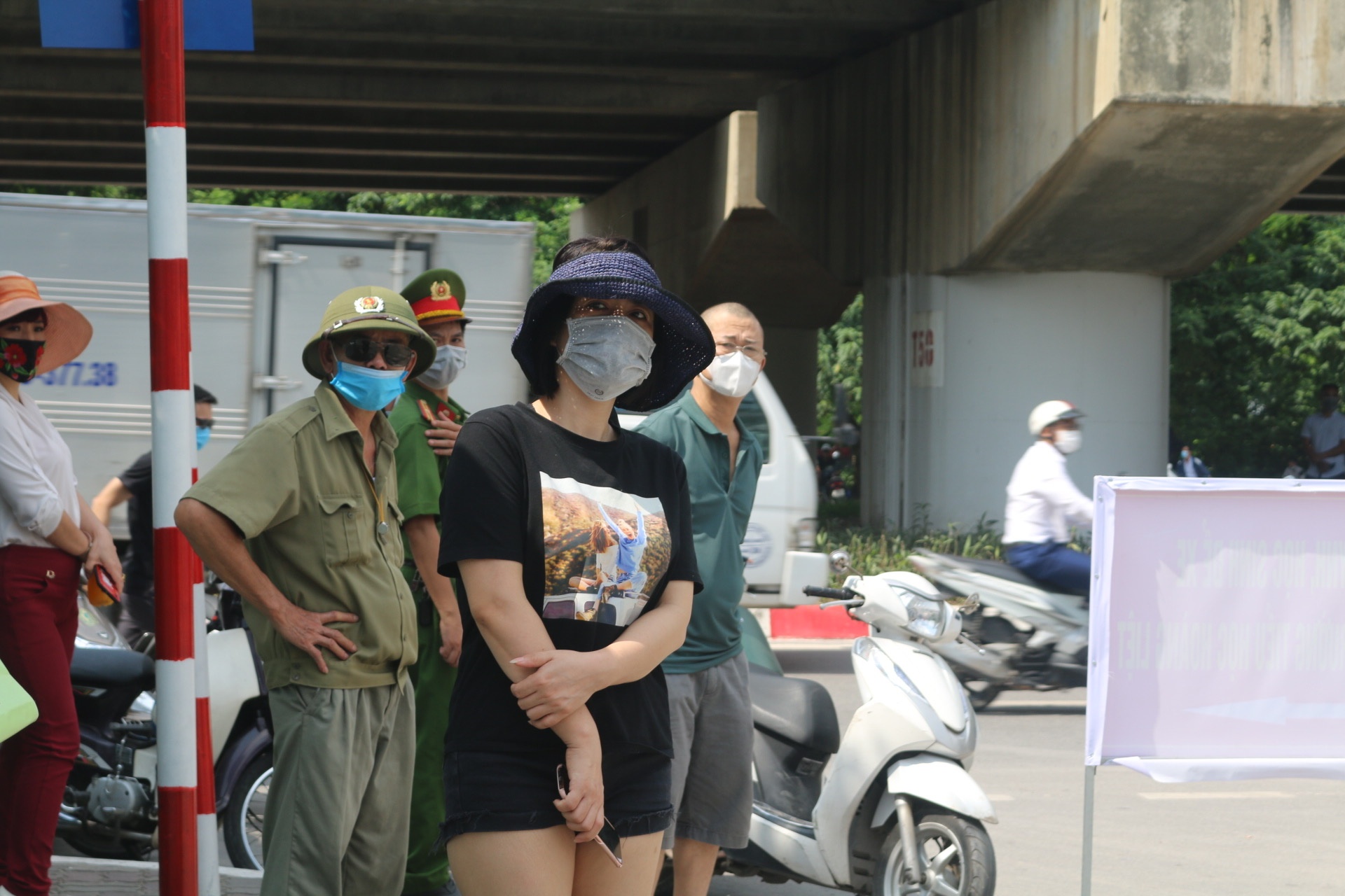 Sĩ tử cả nước vượt buổi thi tốt nghiệp THPT Quốc gia 2021 đầu tiên si tu ca nuoc vuot buoi thi tot nghiep thpt quoc gia 2021 dau tien