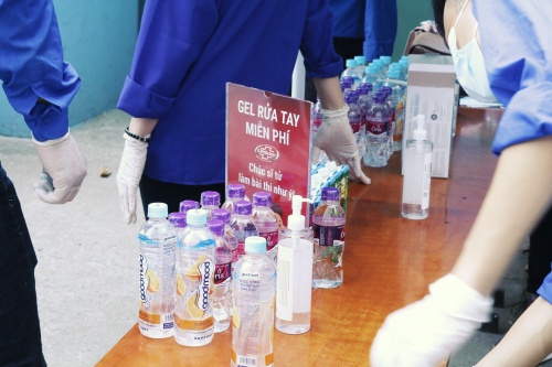 hinh anh ve ngay thi dau tien cua ky thi tot nghiep thpt 2020