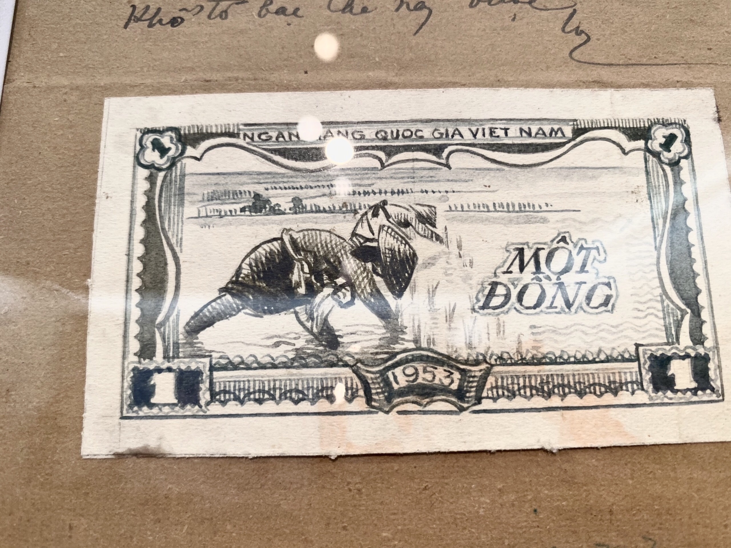 Chiêm ngưỡng mẫu phác thảo Quốc huy và tiền giấy của cố họa sĩ Bùi Trang Chước chiem nguong mau phac thao quoc huy va tien giay cua co hoa si bui trang chuoc