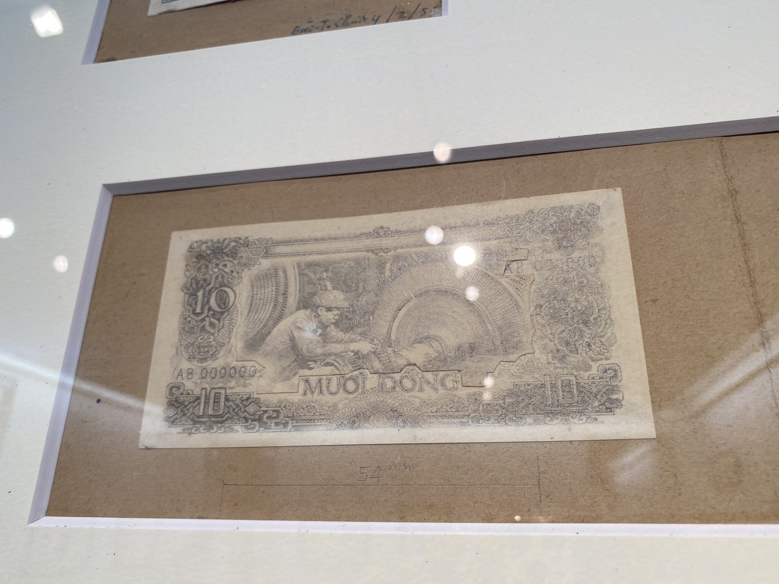 Chiêm ngưỡng mẫu phác thảo Quốc huy và tiền giấy của cố họa sĩ Bùi Trang Chước chiem nguong mau phac thao quoc huy va tien giay cua co hoa si bui trang chuoc