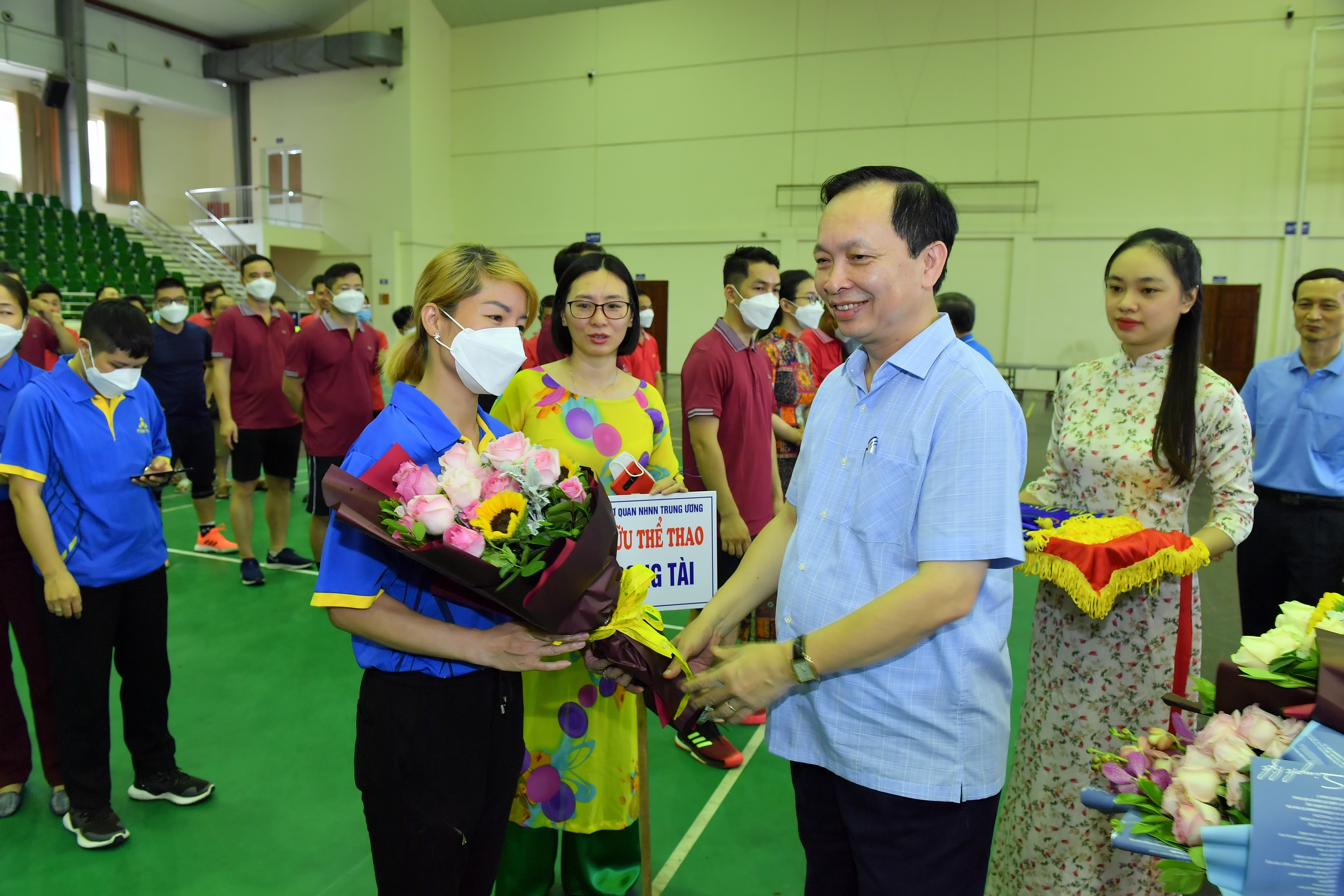 Công đoàn Cơ quan Ngân hàng Nhà nước Trung ương khai mạc giải giao hữu thể thao cong doan co quan ngan hang nha nuoc trung uong khai mac giai giao huu the thao