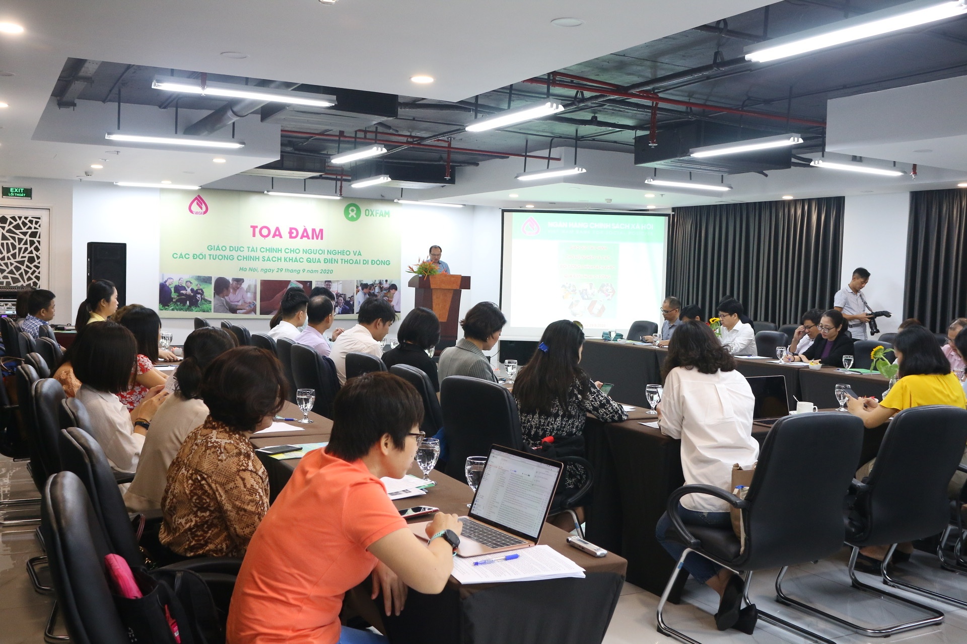 ung dung cong nghe giup nguoi ngheo tiep can dich vu tai chinh