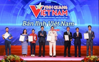 Vinh quang Việt Nam năm 2022: Khơi dậy tinh thần đoàn kết, sáng tạo, dũng cảm