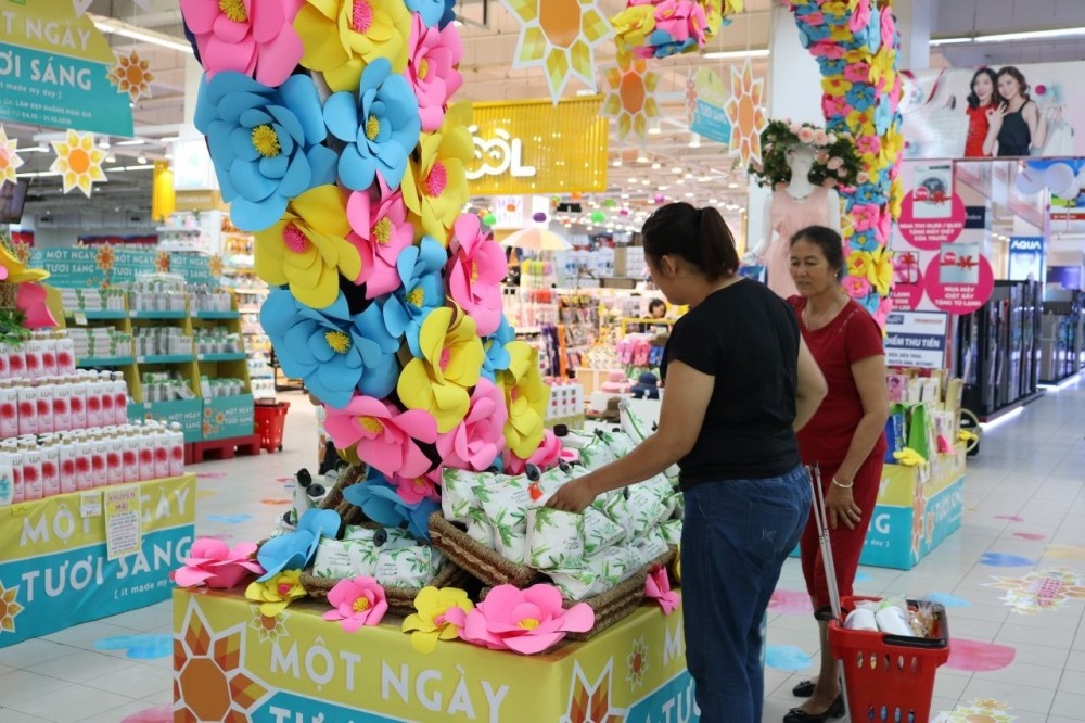 Thị trường quà tặng 20/10 sôi động trở lại sau đại dịch thi truong qua tang 2010 soi dong tro lai sau dai dich