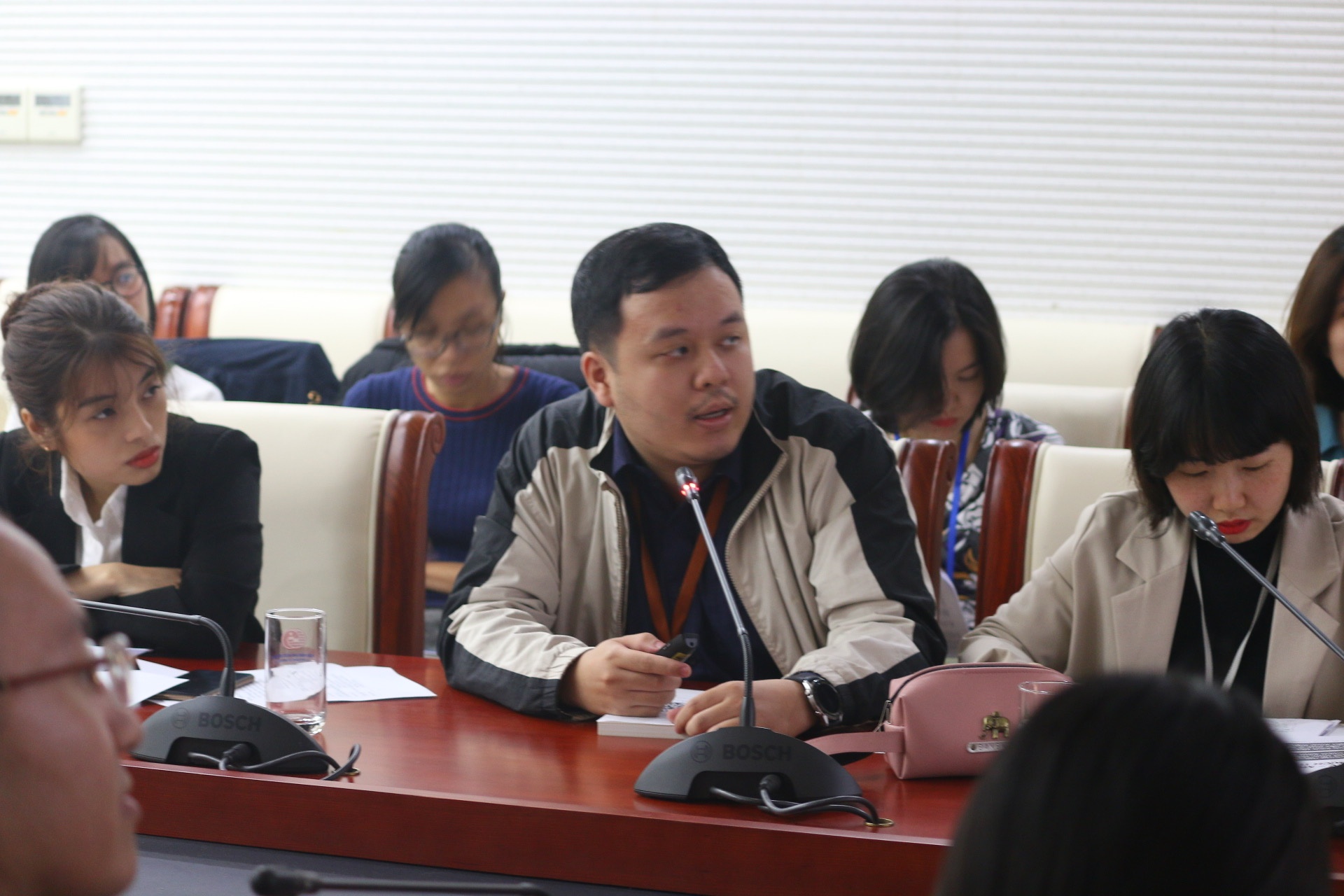 Cùng thanh niên nhìn về triển vọng kinh tế Việt Nam năm 2021 cung thanh nien nhin ve trien vong kinh te viet nam nam 2021