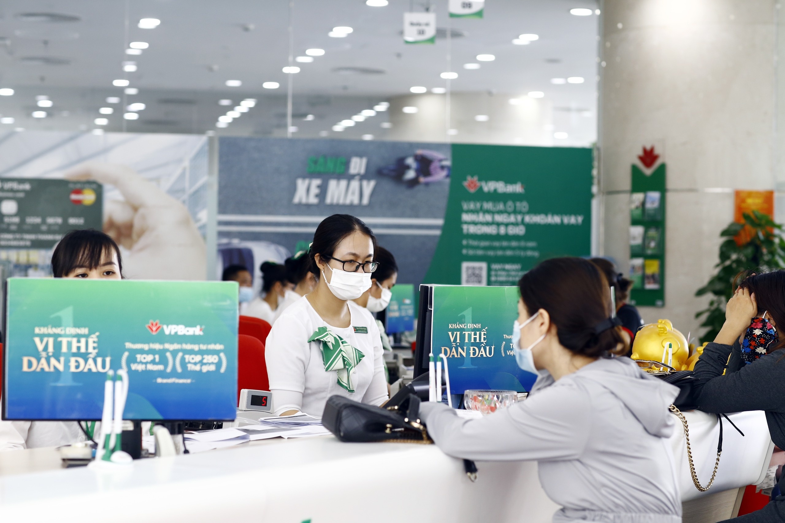 thanh khoan doi dao giup ngan hang giam lai suat ho tro nen kinh te