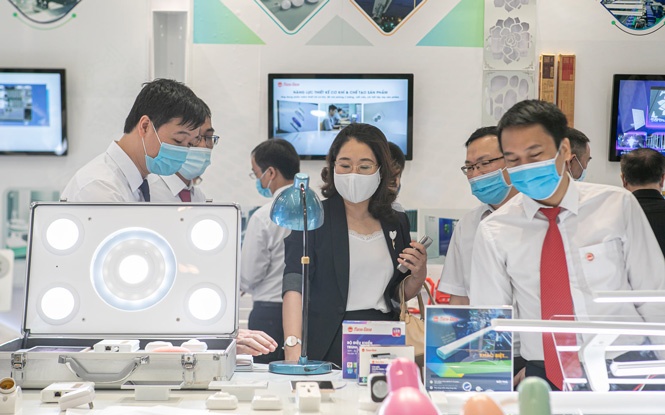 Đổi mới sáng tạo: Lấy công nghệ và chất lượng quản lý làm then chốt doi moi sang tao lay co ng nghe va cha t lu o ng qua n ly la m then cho t