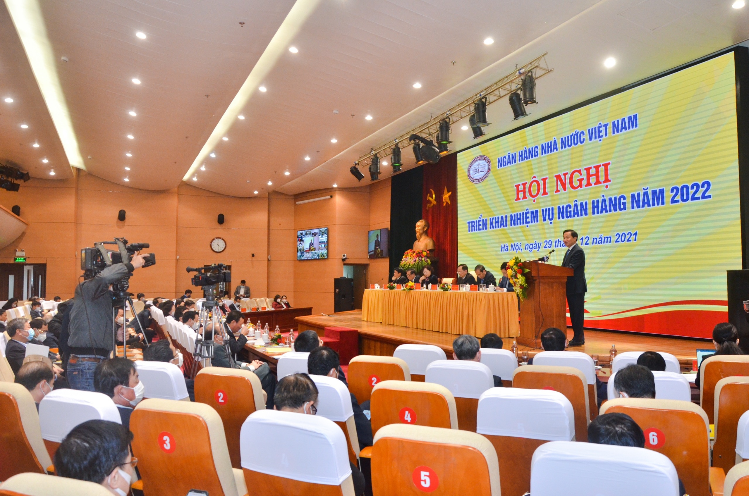 ngan hang nha nuoc da chu dong nam bat tinh hinh va dieu hanh chinh sach linh hoat hieu qua